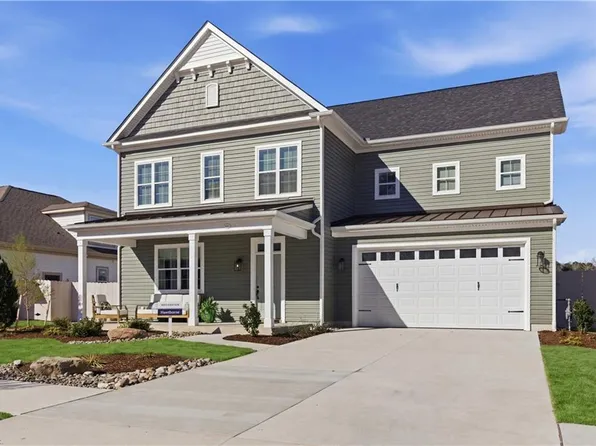 2032 Charwood Dr, Chesapeake, VA 23320