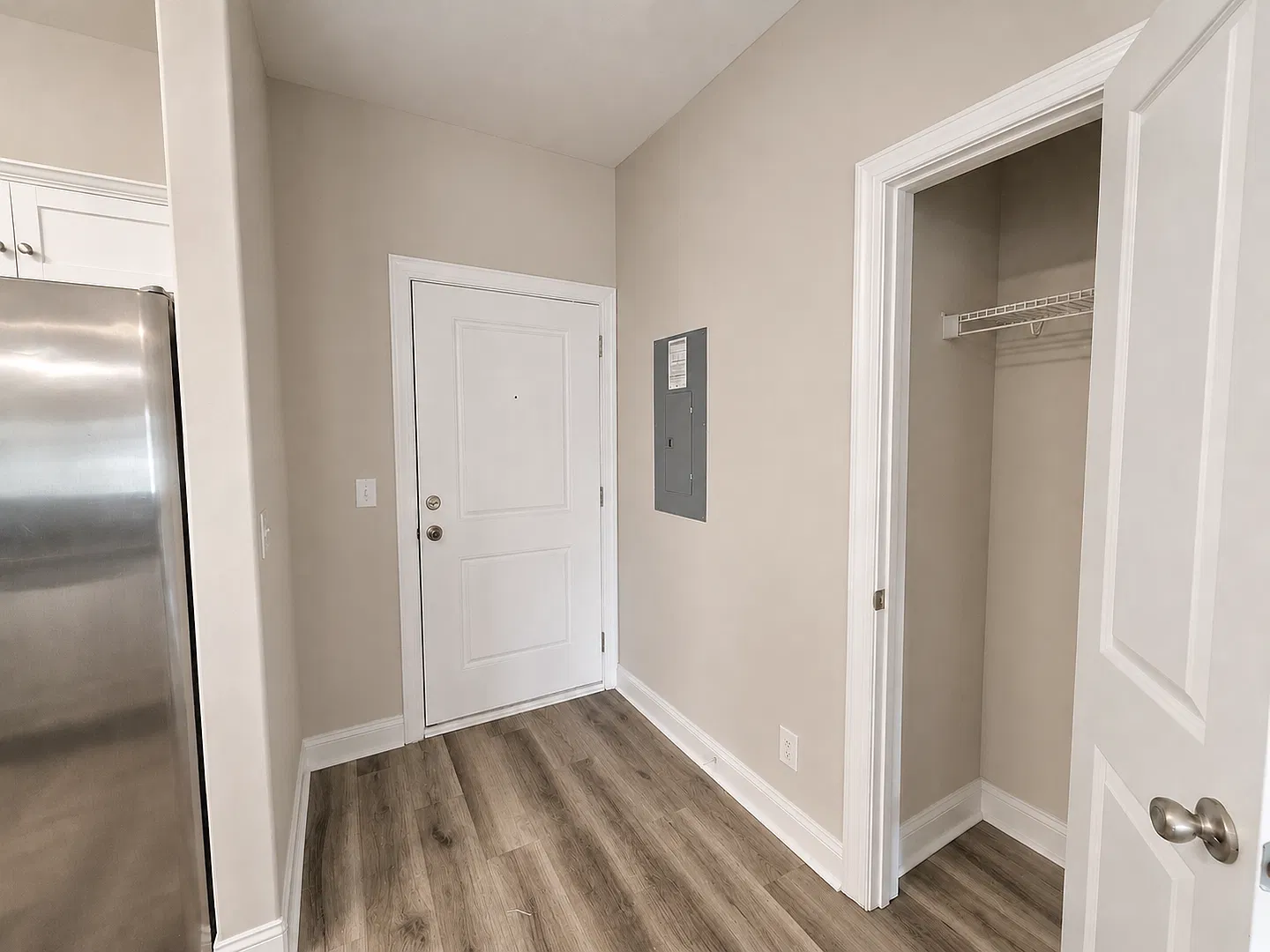 Third Floor Comfort Meets Picture Perfect Pond Views — Photo 3
