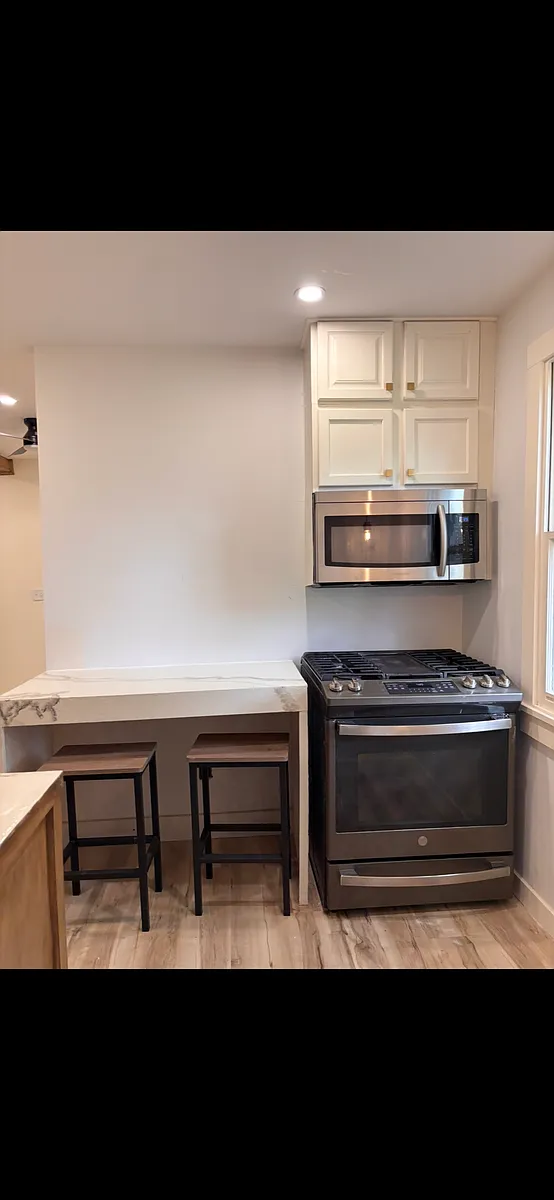 Building Photo - 527 Gooding St #2