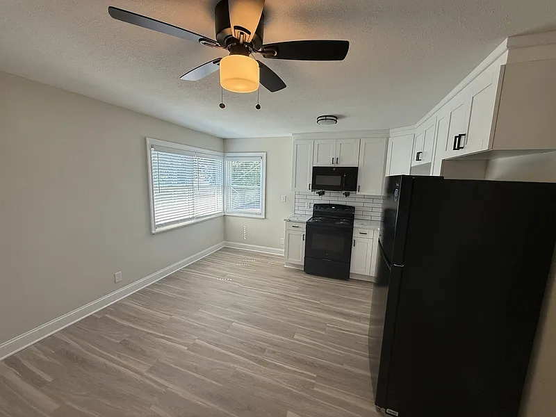 1 bed, 1.0 bath, 625 sqft, $1,245 — Photo 2