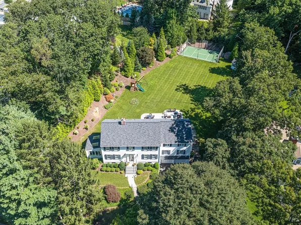 169 Hampshire Rd, Wellesley, MA 02481