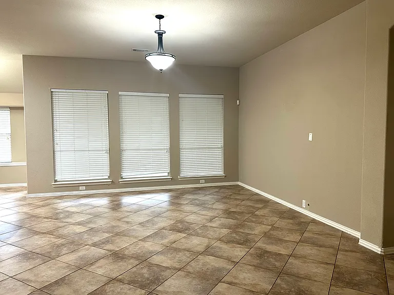 7255 Rueda — Photo 3