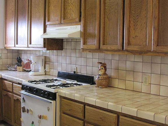 5th image of 5958 Dunrobin Ave