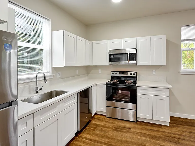 1816 17th Ave SW #104 — Photo 8