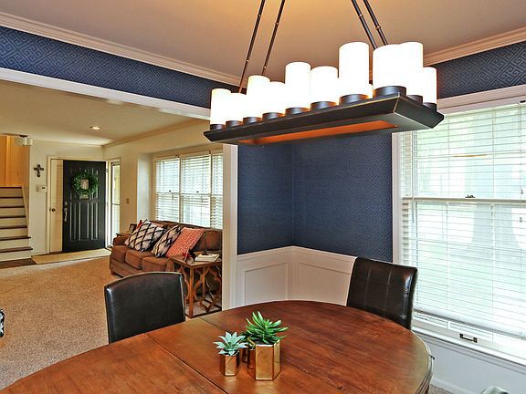 3rd image of 6842 Granada Ln