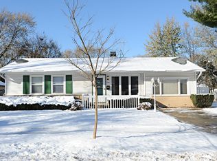 388 Cedar Ln, Elk Grove Village, IL 60007