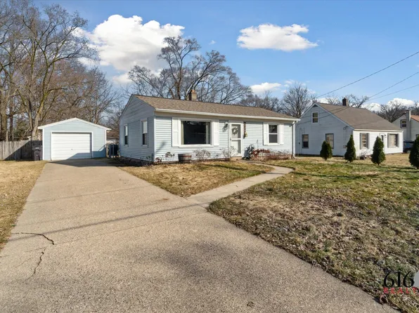 3848 Boone Ave SW, Wyoming, MI 49519