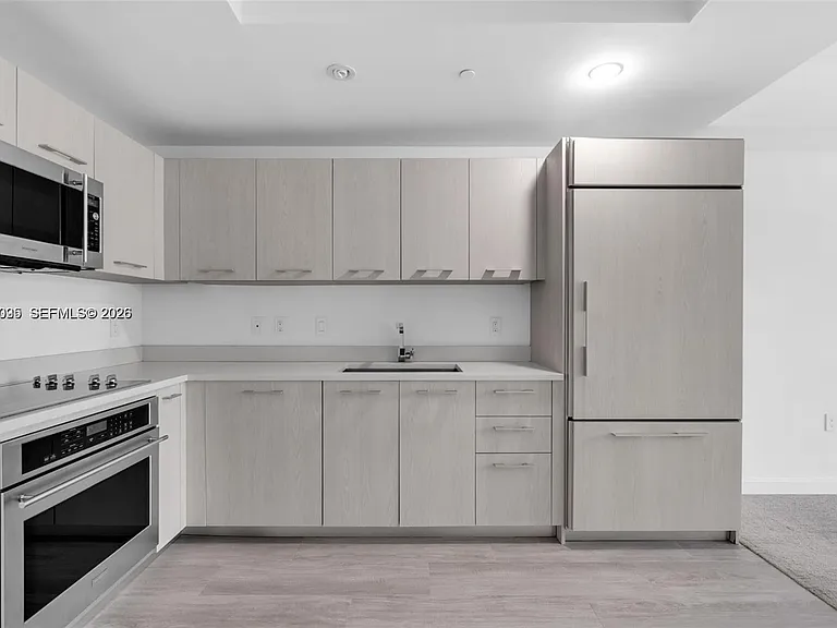 45 SW 9th St #2204 — Photo 7