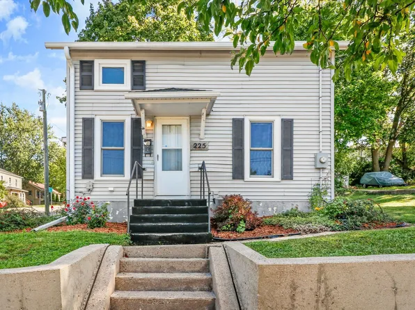 225 Hillside Ave, Stoughton, WI 53589