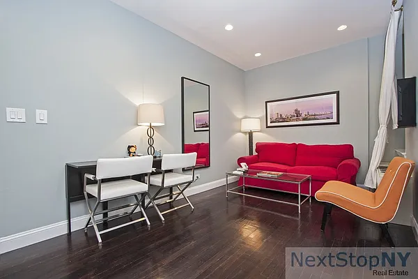 Sold by NextStopNY | media 1