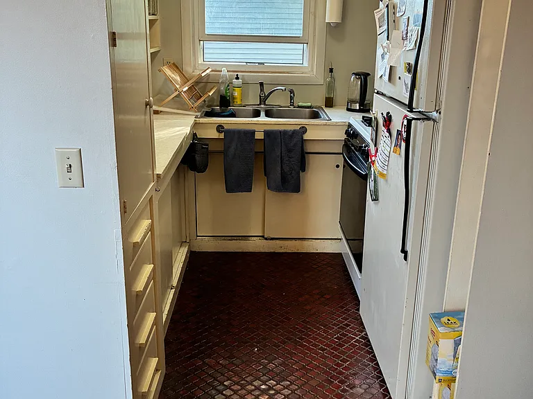 341 Washington St #3 — Photo 4
