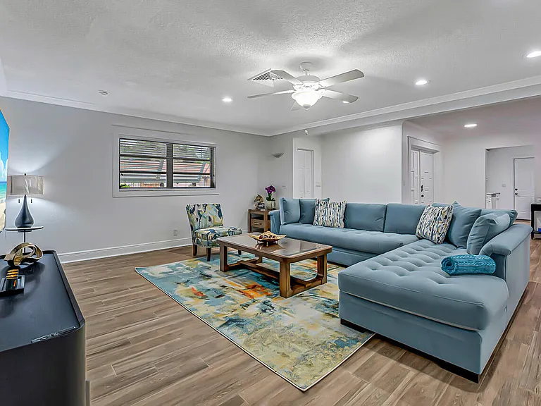 532 N Palmway — Photo 22