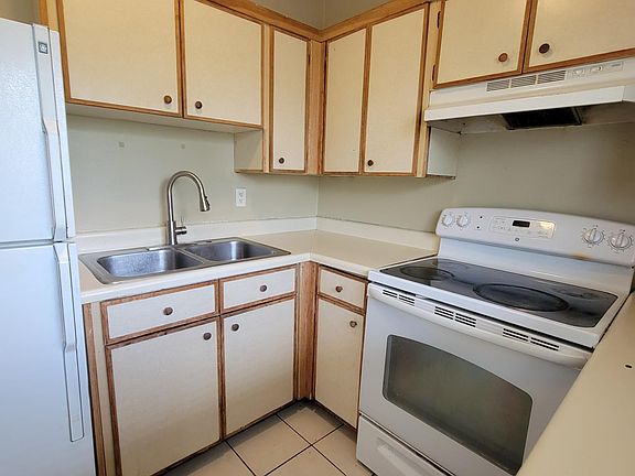 3rd image of 10004 Cortez Rd W APT 210