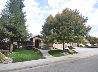 218 E Arlen Ave, Visalia, CA 93277