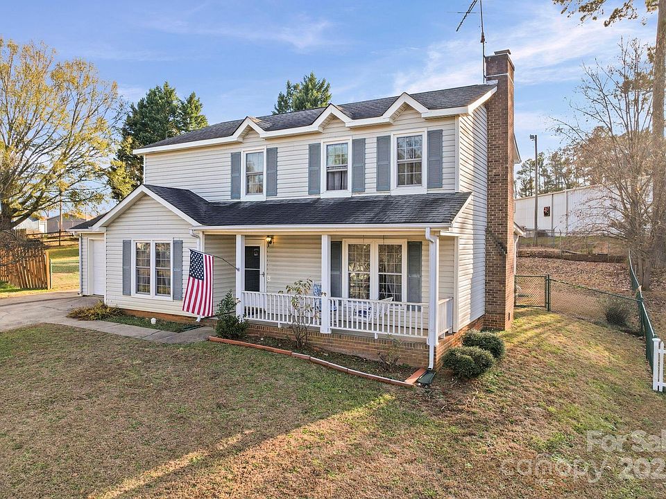 1st image of 912 Cathedral Dr