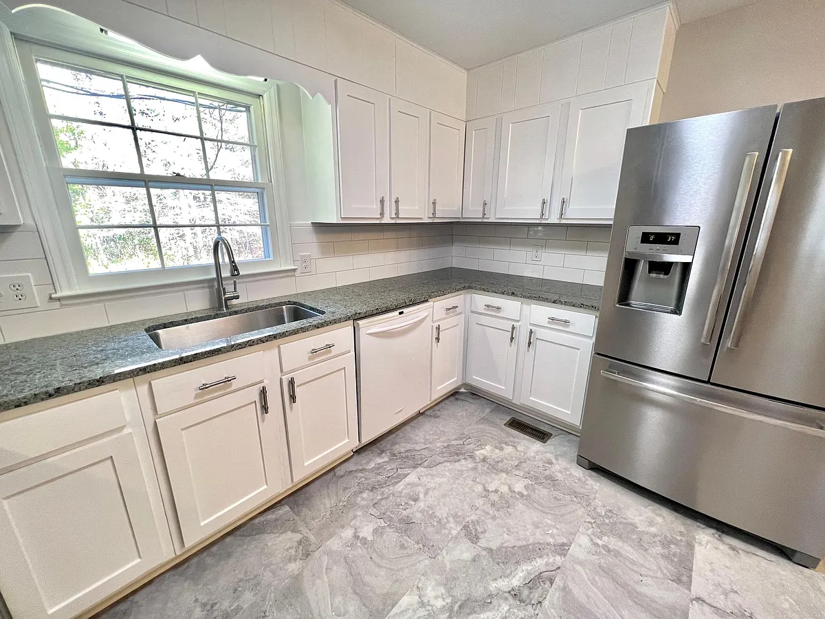 Building Photo - 7812 Kinross Dr