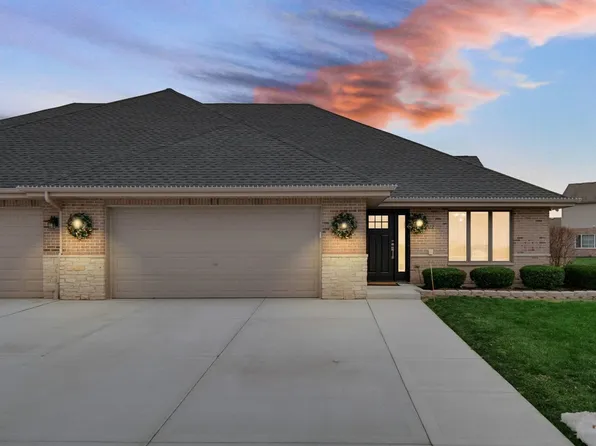 2122 Sky Harbor Dr, New Lenox, IL 60451