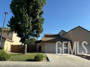 1817 Ocean View Dr, Bakersfield, CA 93307