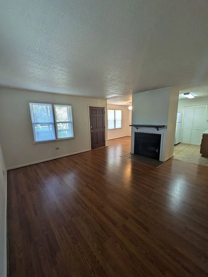 2 bed, 2.0 bath, $1,095 — Photo 3