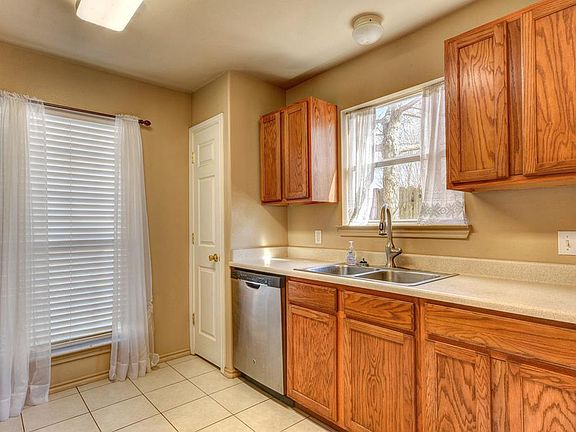 5th image of 116 Amelia Ct