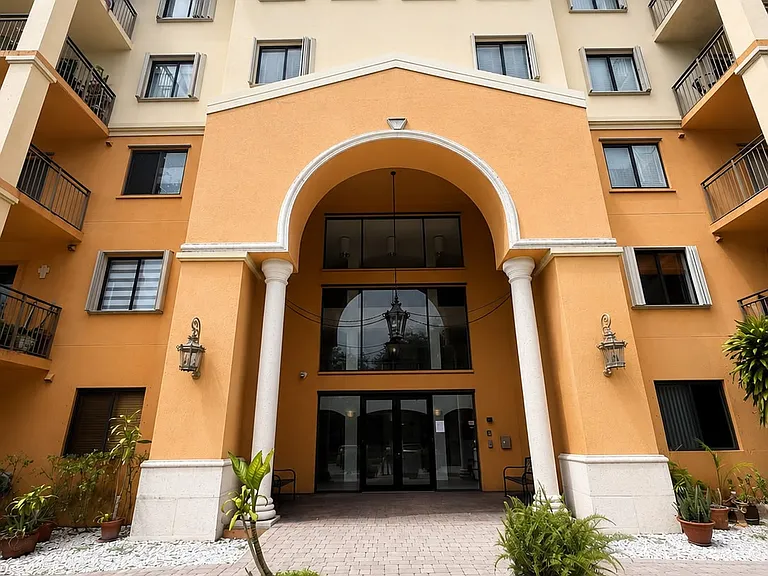 9340 Fountainbleau Blvd #W507 — Photo 8