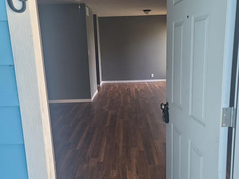 527 E Caney St #G — Photo 14