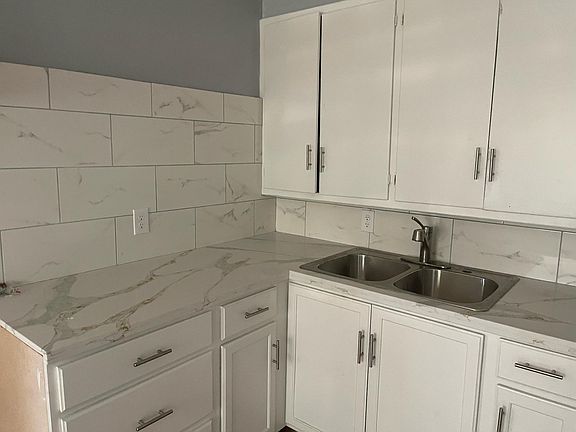 2nd image of 357 W Kohler St