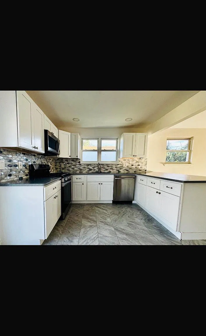 3 bed, 1.5 bath, 1569 sqft, $2,900 — Photo 4
