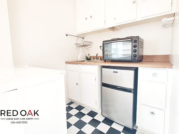 4th image of 4754 Oakwood Ave APT 16