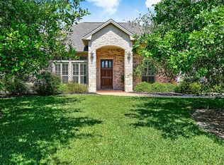 17497 Creek Crossing Ct, College Station, TX 77845