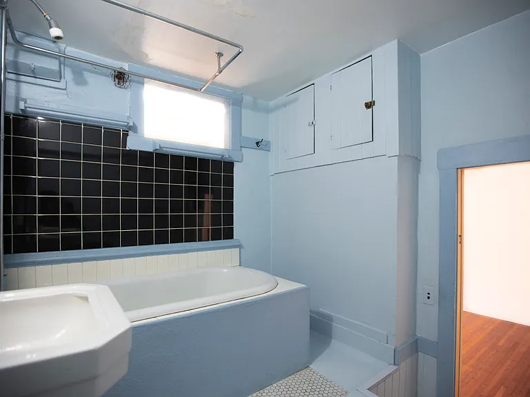 1086 Bute St — Photo 16