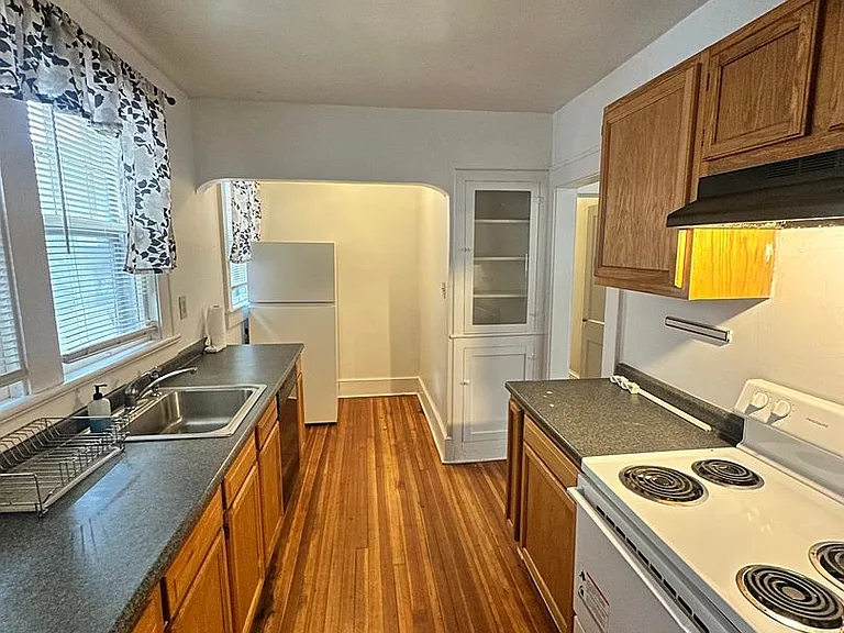 527 Maryland Ave — Photo 7