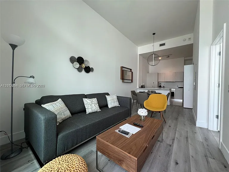501 NE 31st St #404 — Photo 16