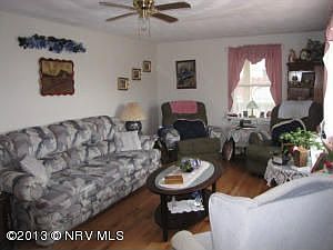 2nd image of 600 Wades Ln