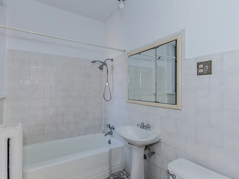 522 W Diversey Pkwy #3S — Photo 6
