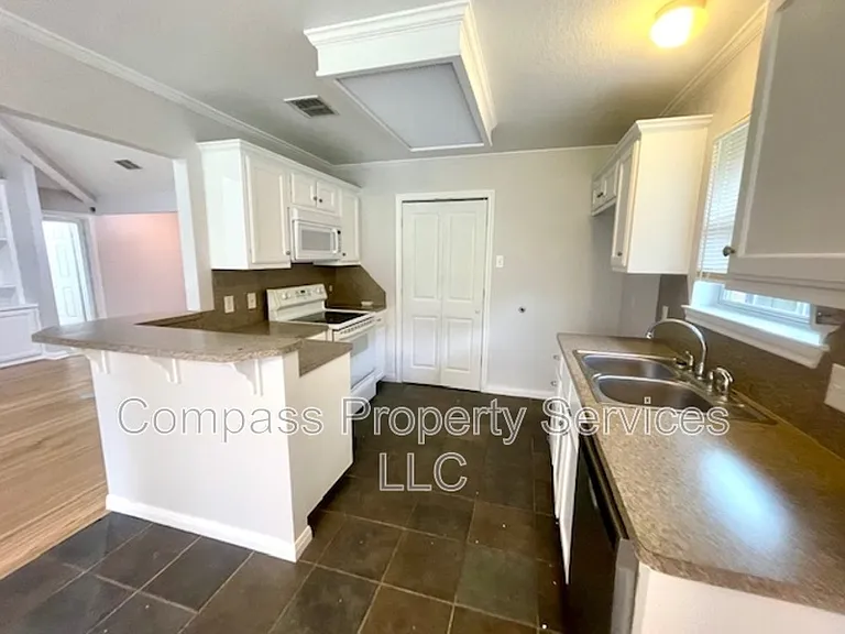 2924 Palomino Trl — Photo 8