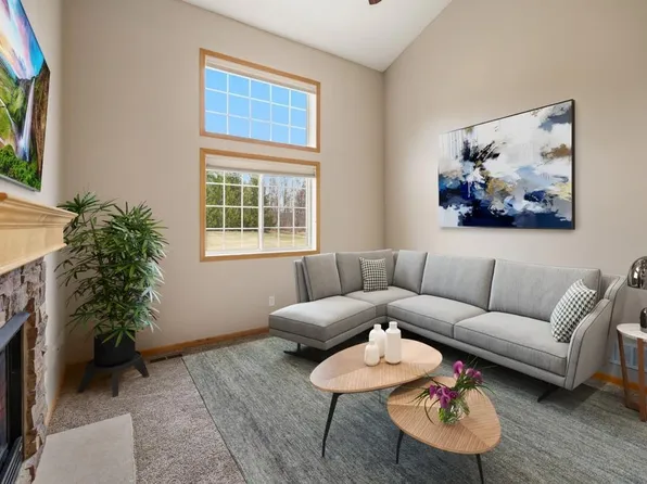 9126 Fox Ct, Victoria, MN 55386