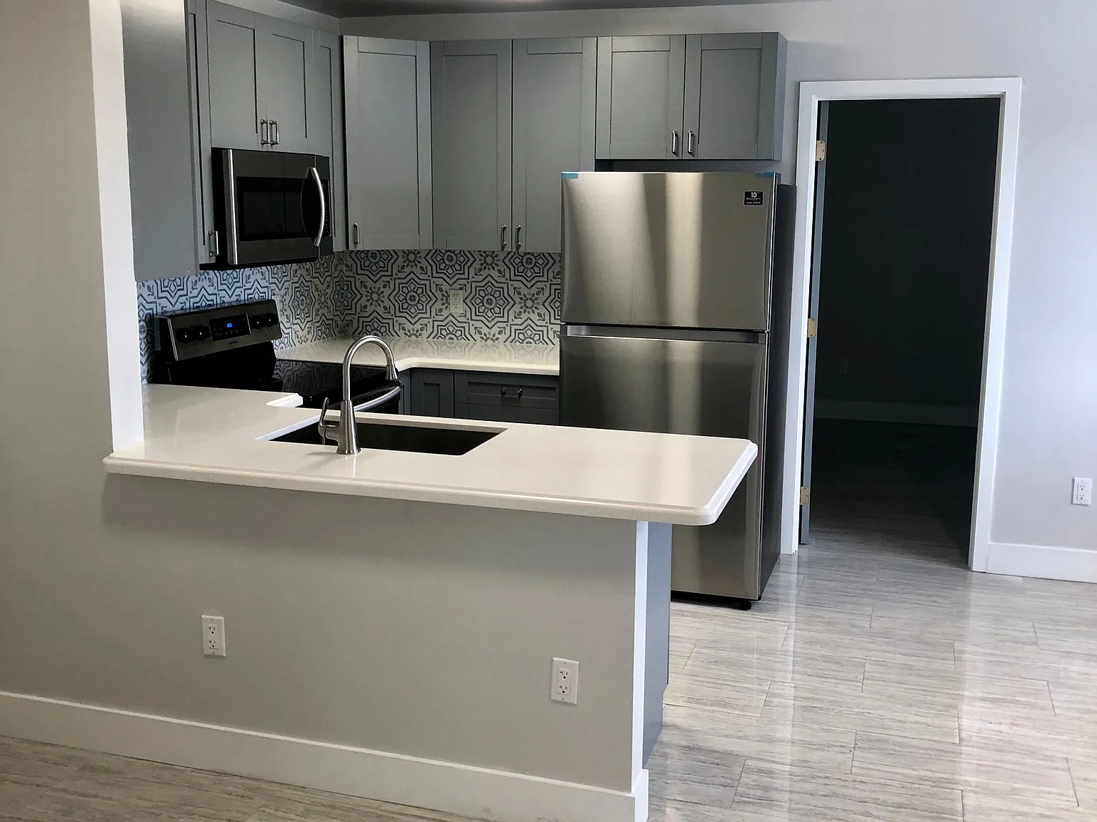 2 bed, 2.0 bath, 750 sqft, $2,000 — Photo 2