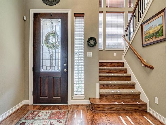 4th image of 3964 Holiday Dr