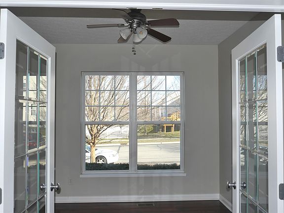 3rd image of 6081 Lakes At Taylor Station Dr