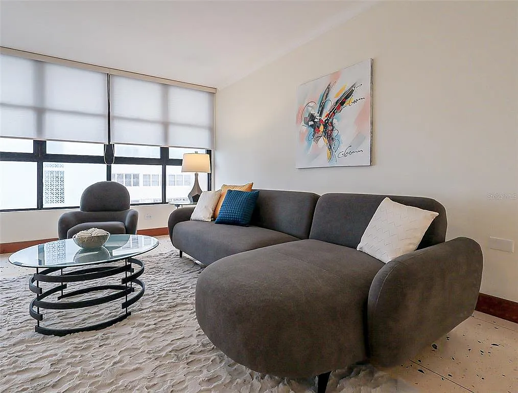 4 bed, 3.0 bath, 1975 sqft, $6,500 — Photo 4