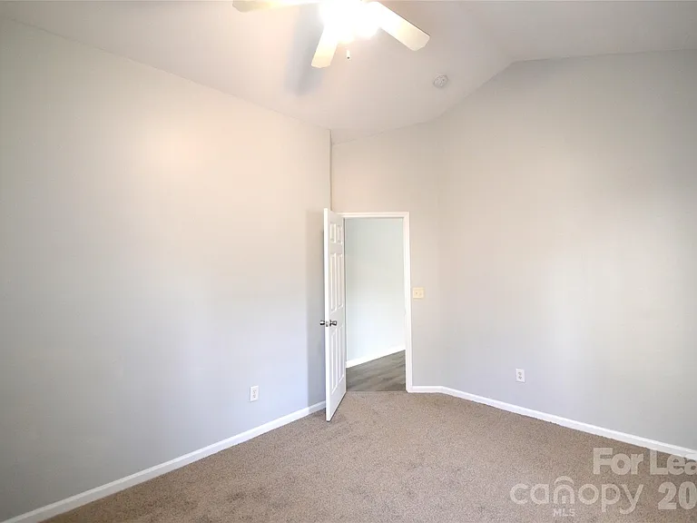 4638 Palm Breeze Ln — Photo 14