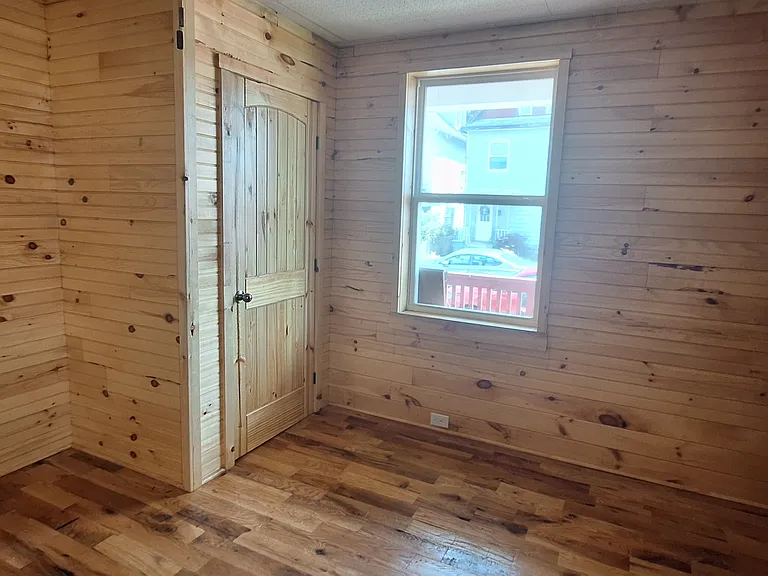 132 3rd Ave — Photo 8