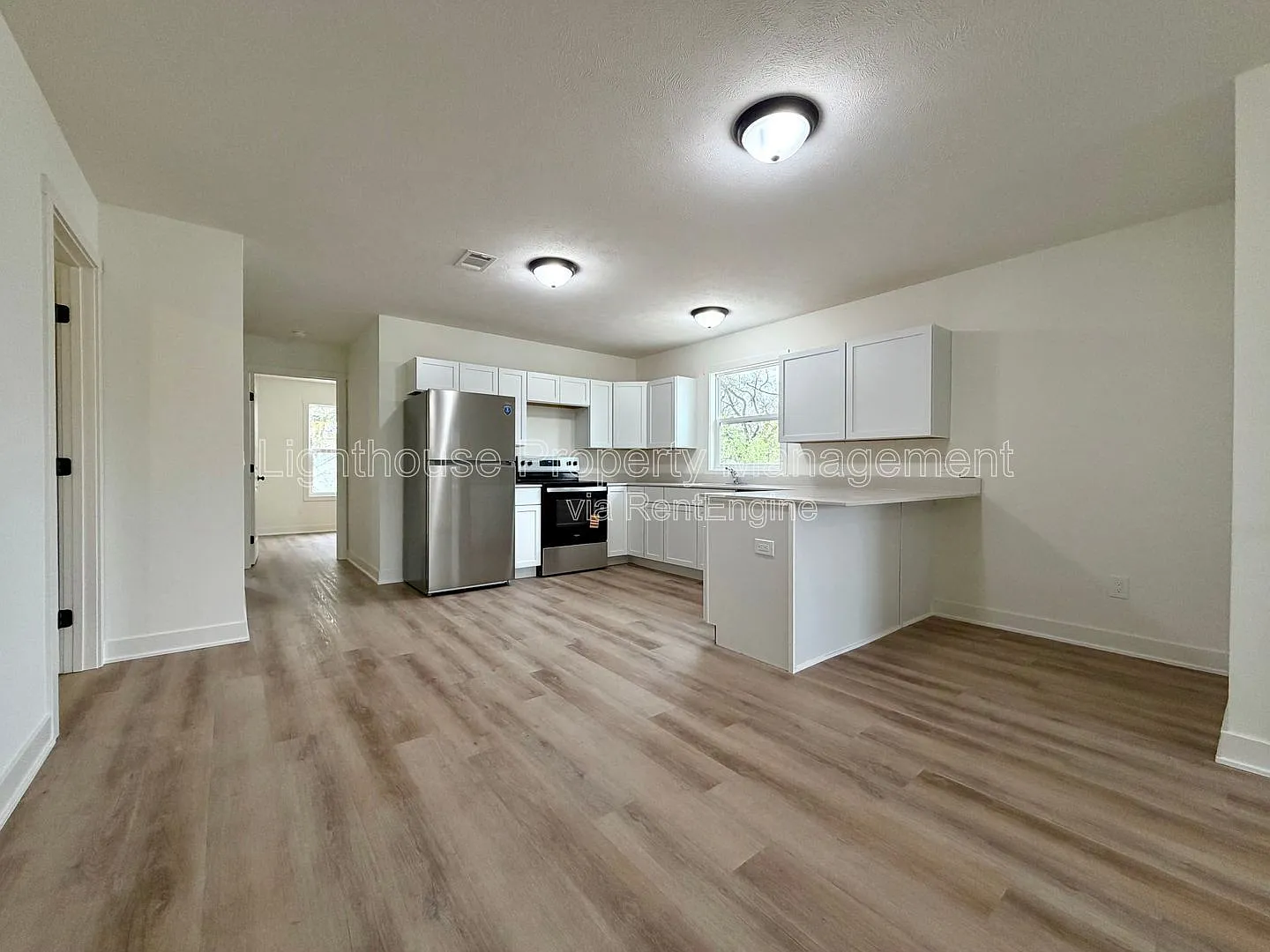 3 bed, 3.0 bath, 1279 sqft, $1,450 — Photo 2