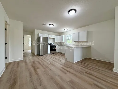 310 Allen Ave Photo 1