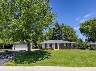 2422 W Hilltop LANE, Oak Creek, WI 53154