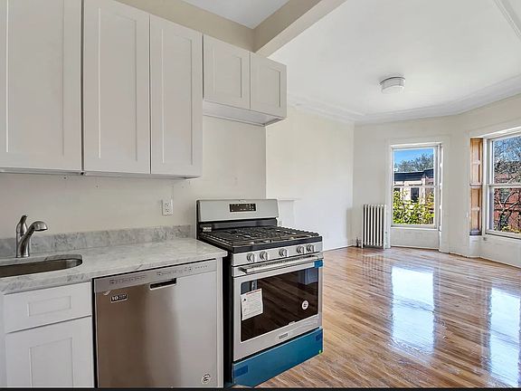 3rd image of 836 Union St #4F