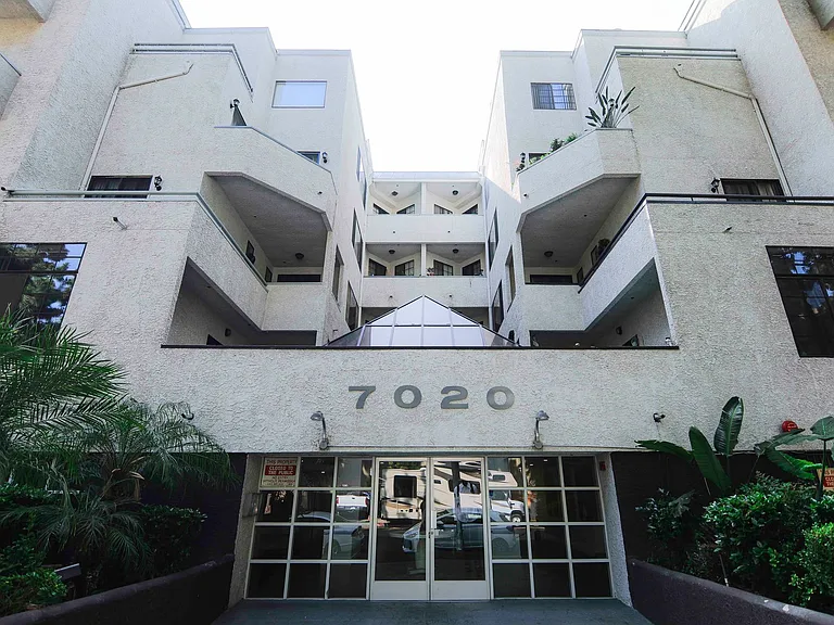 7020 Lanewood Ave, Los Angeles, CA 90028 — Photo 2