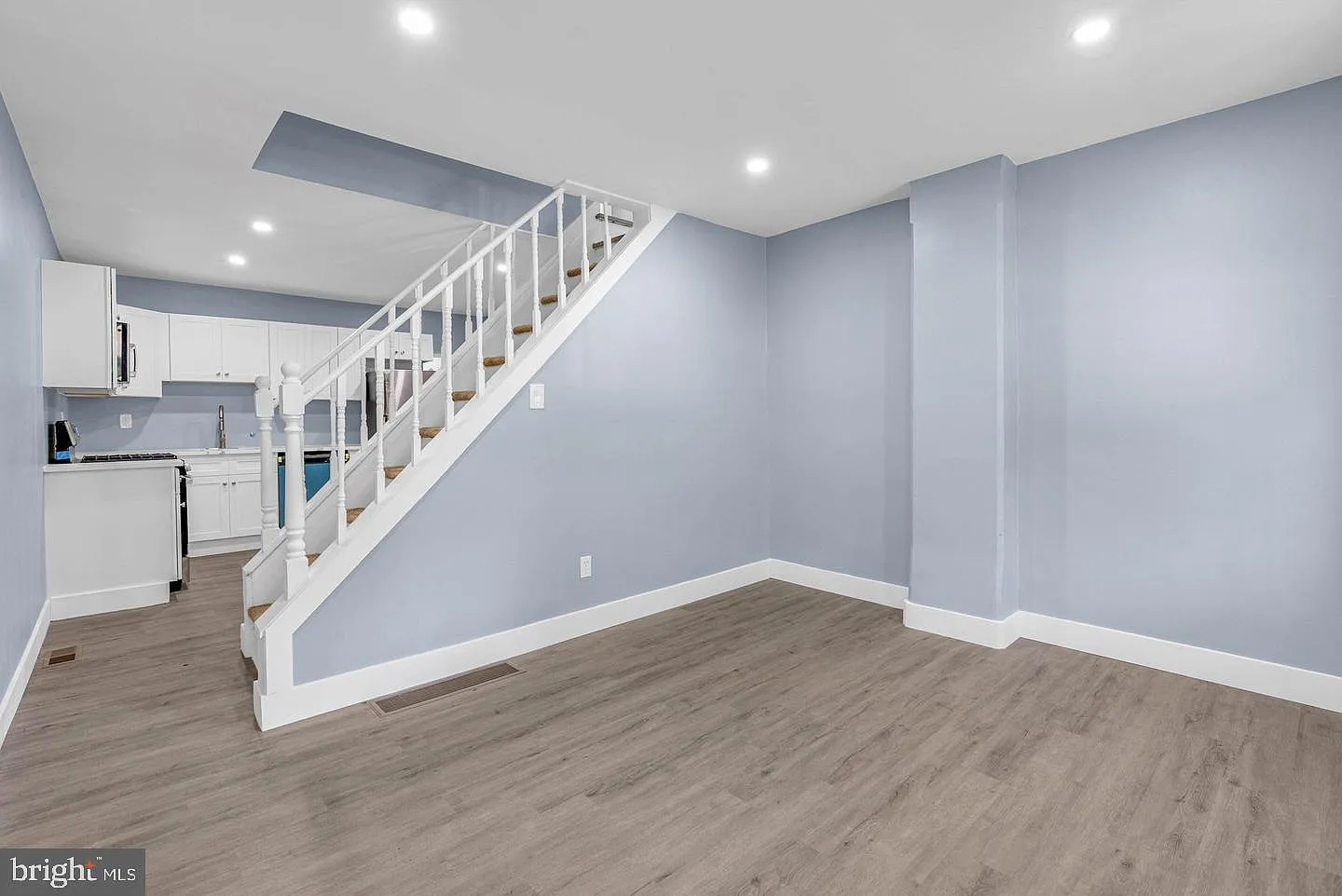 4 bed, 2.0 bath, 1313 sqft, $2,400 — Photo 4