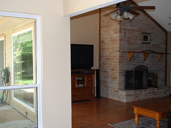 5th image of 15126 Rose Valley Dr
